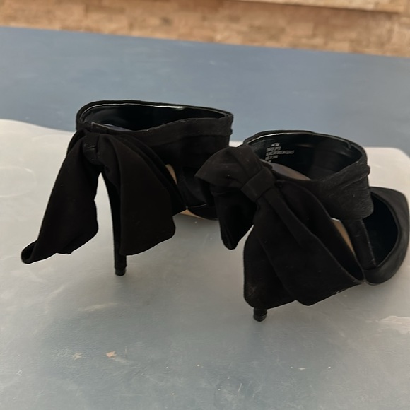 June Ambrose high heels - Picture 4 of 6